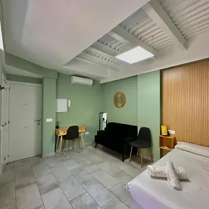 https://lovely-studio-apartment-malaga.1costadelsol.com